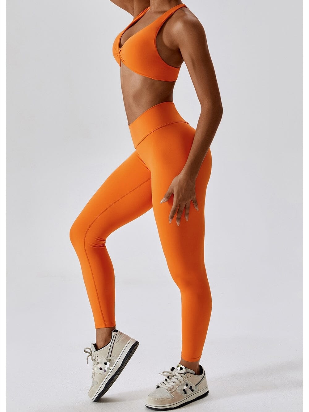 Εκπτώσεις σε Strappy Straight Push Up Leggings (χωρίς ραφές).